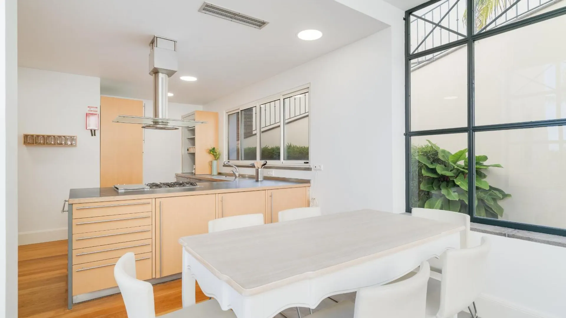 פונשל Sublime View Villa By Atlantic Holiday