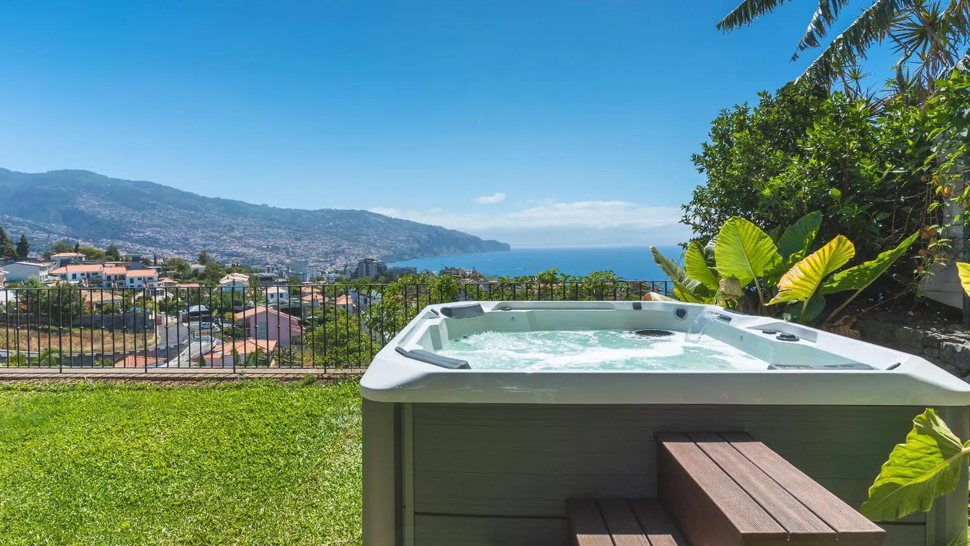 Sublime View Villa By Atlantic Holiday location